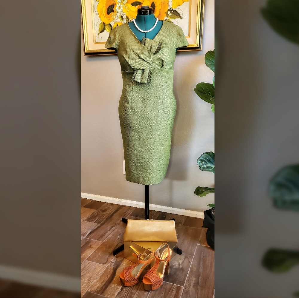 Green pencil dress